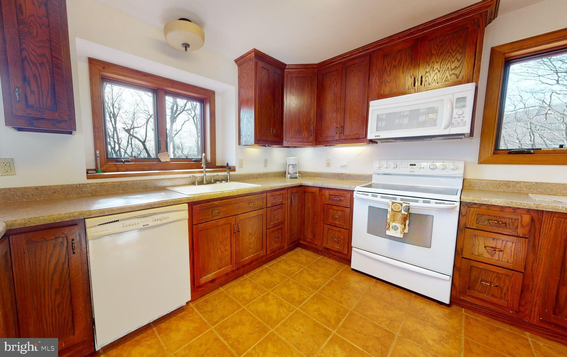 THE PRESERVE AT NEW CREEK LAKE - Residential