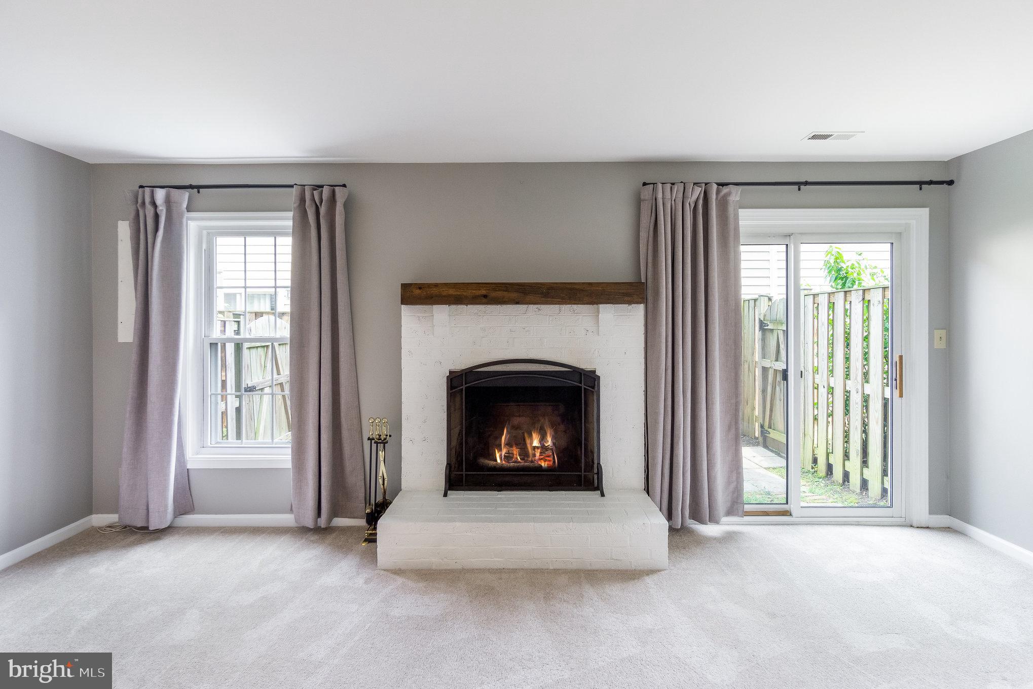 COLLEGE HALL GROVE - Residential