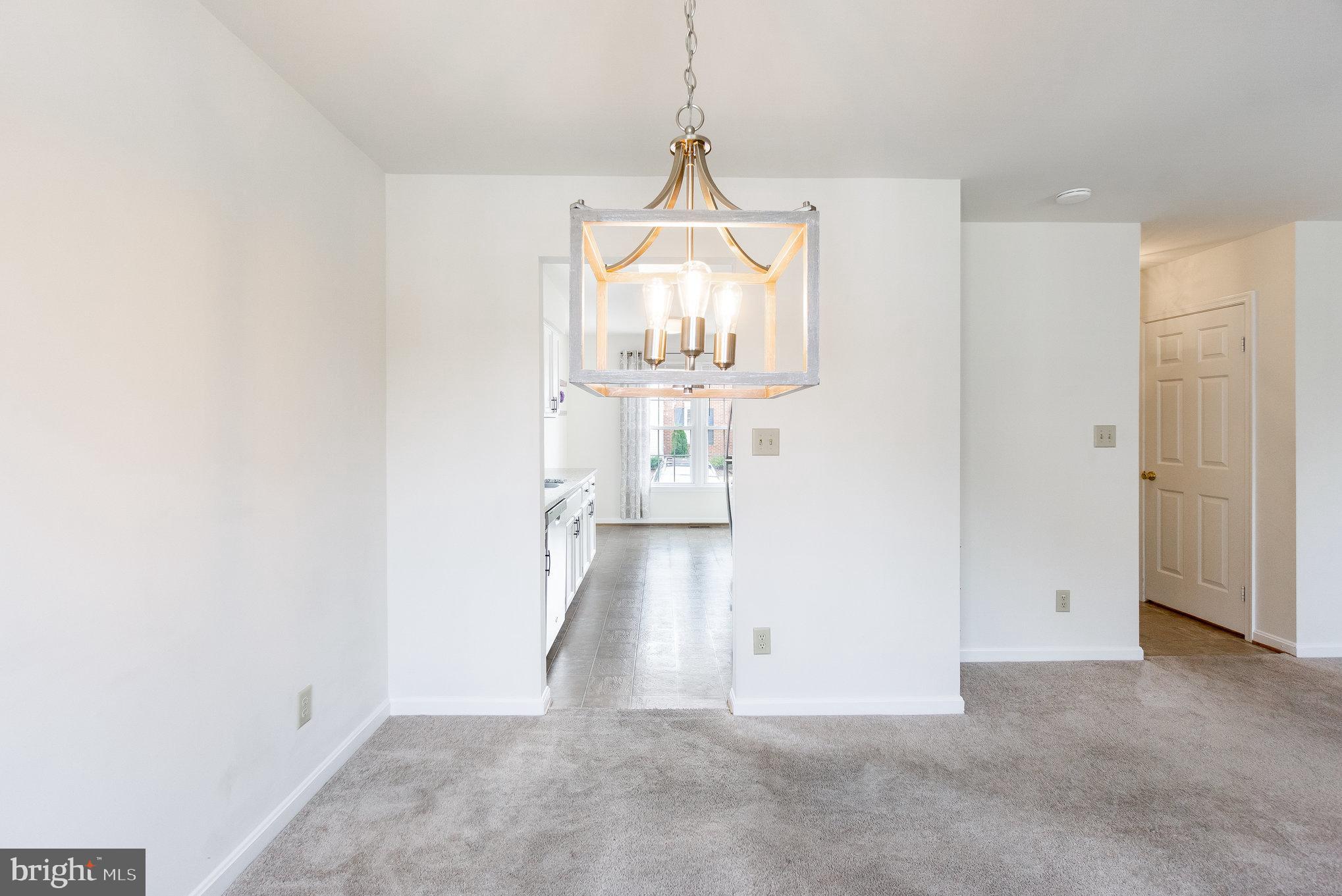 COLLEGE HALL GROVE - Residential