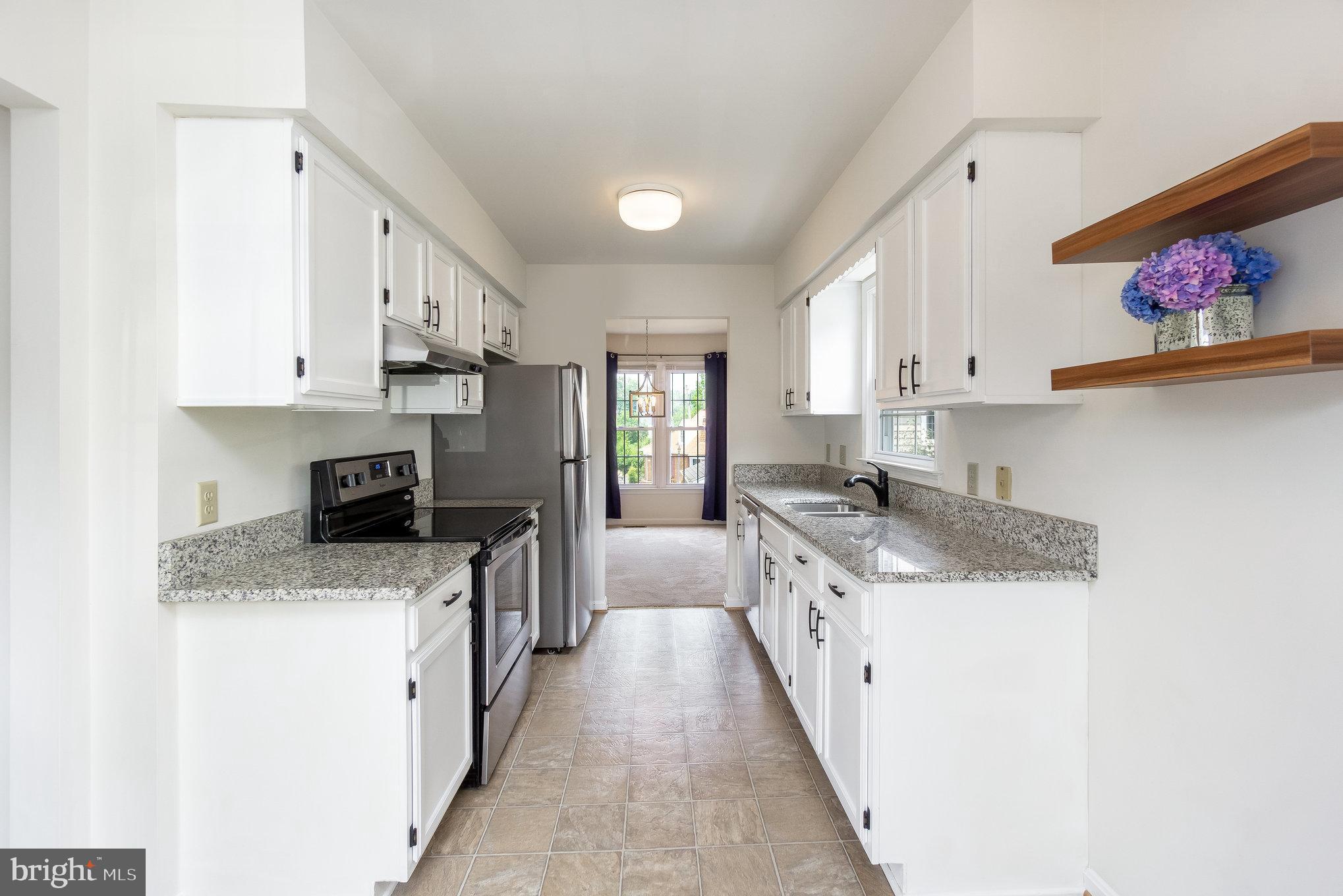 COLLEGE HALL GROVE - Residential