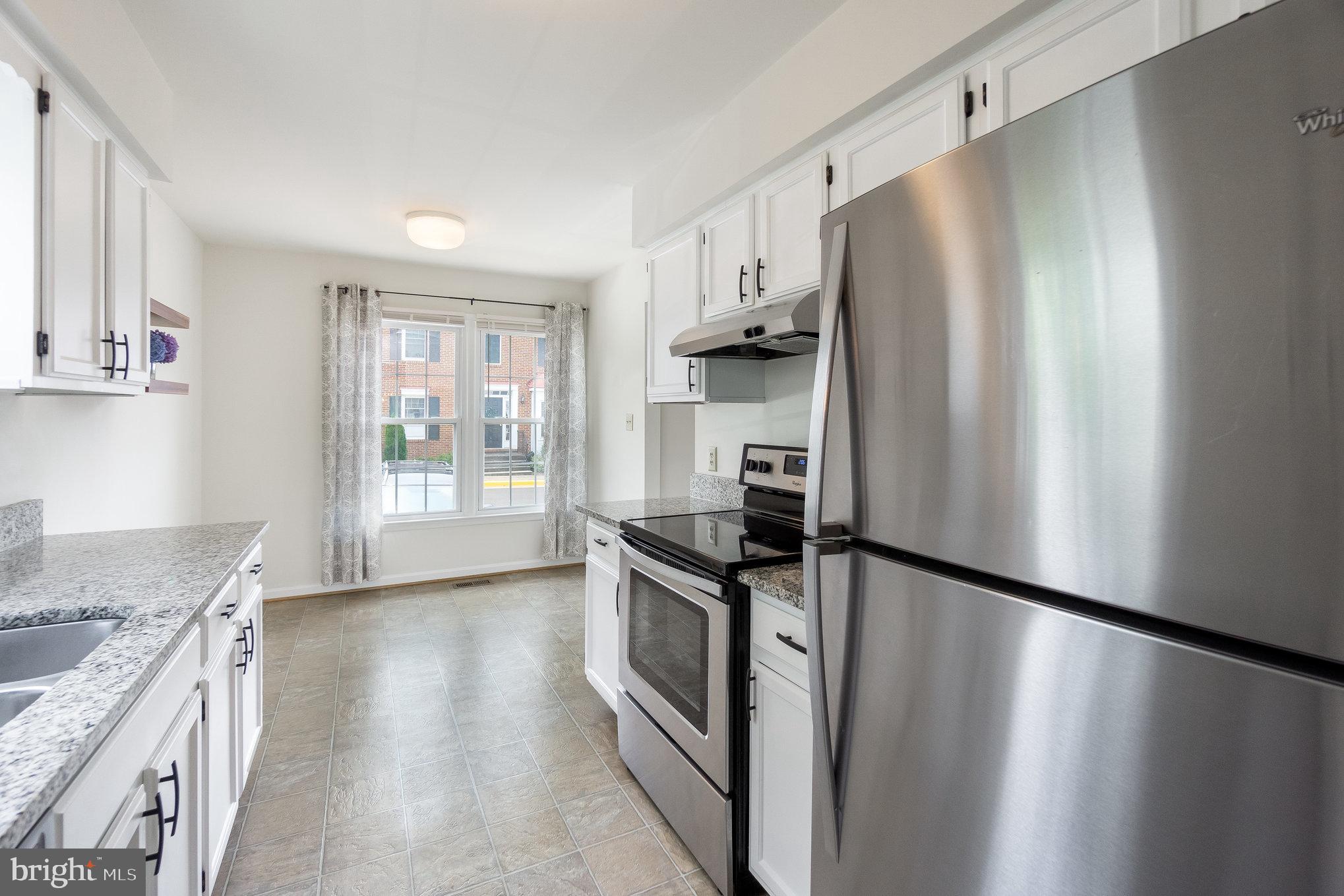 COLLEGE HALL GROVE - Residential