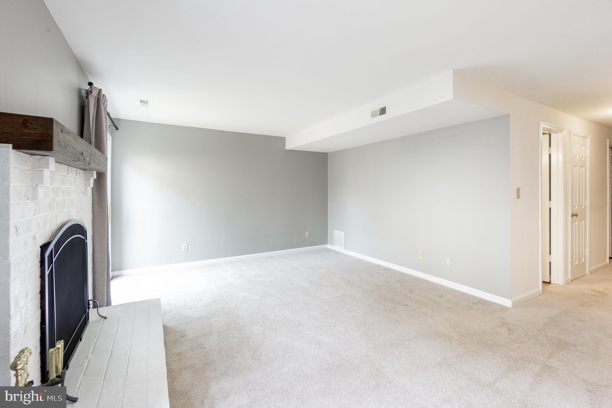 COLLEGE HALL GROVE - Residential