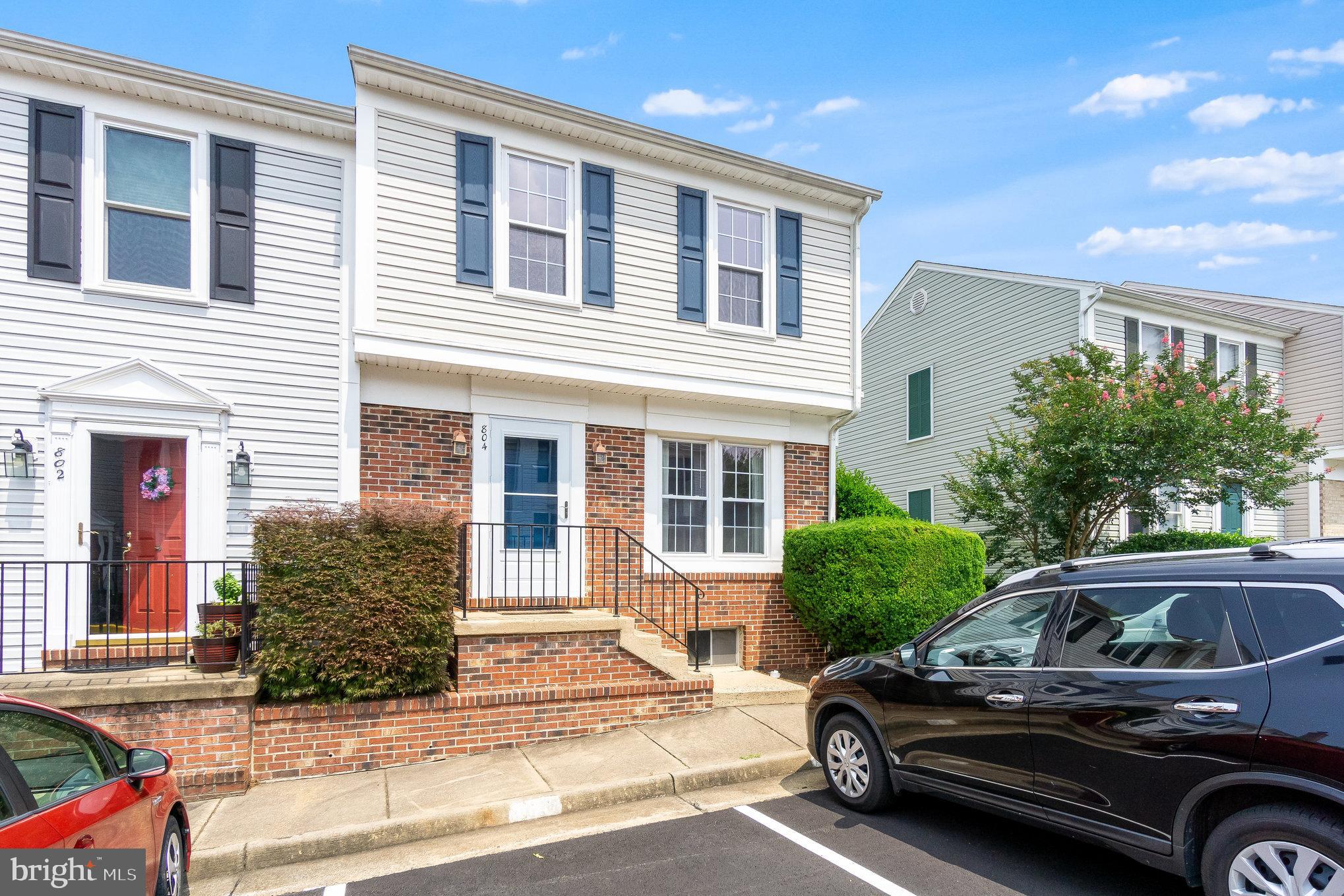 COLLEGE HALL GROVE - Residential