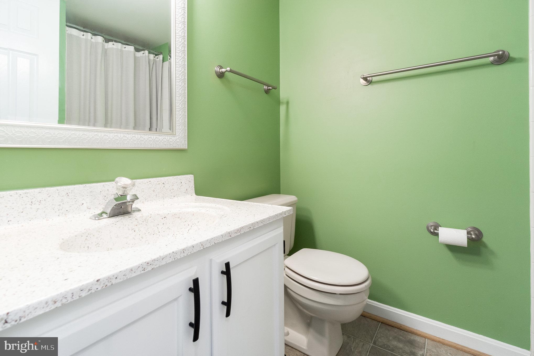 COLLEGE HALL GROVE - Residential