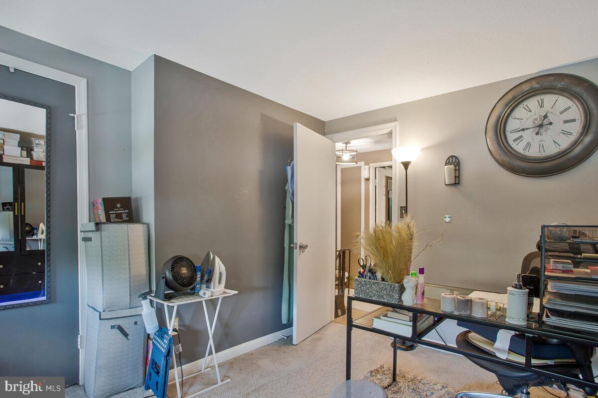 WINDMILL SQUARE - Residential