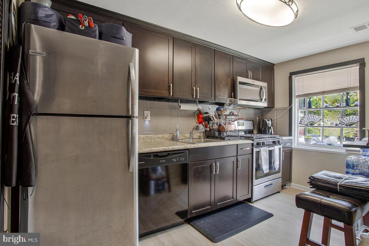 WINDMILL SQUARE - Residential