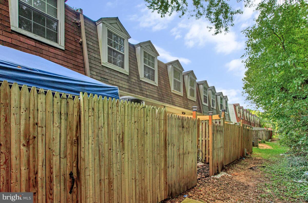 WINDMILL SQUARE - Residential