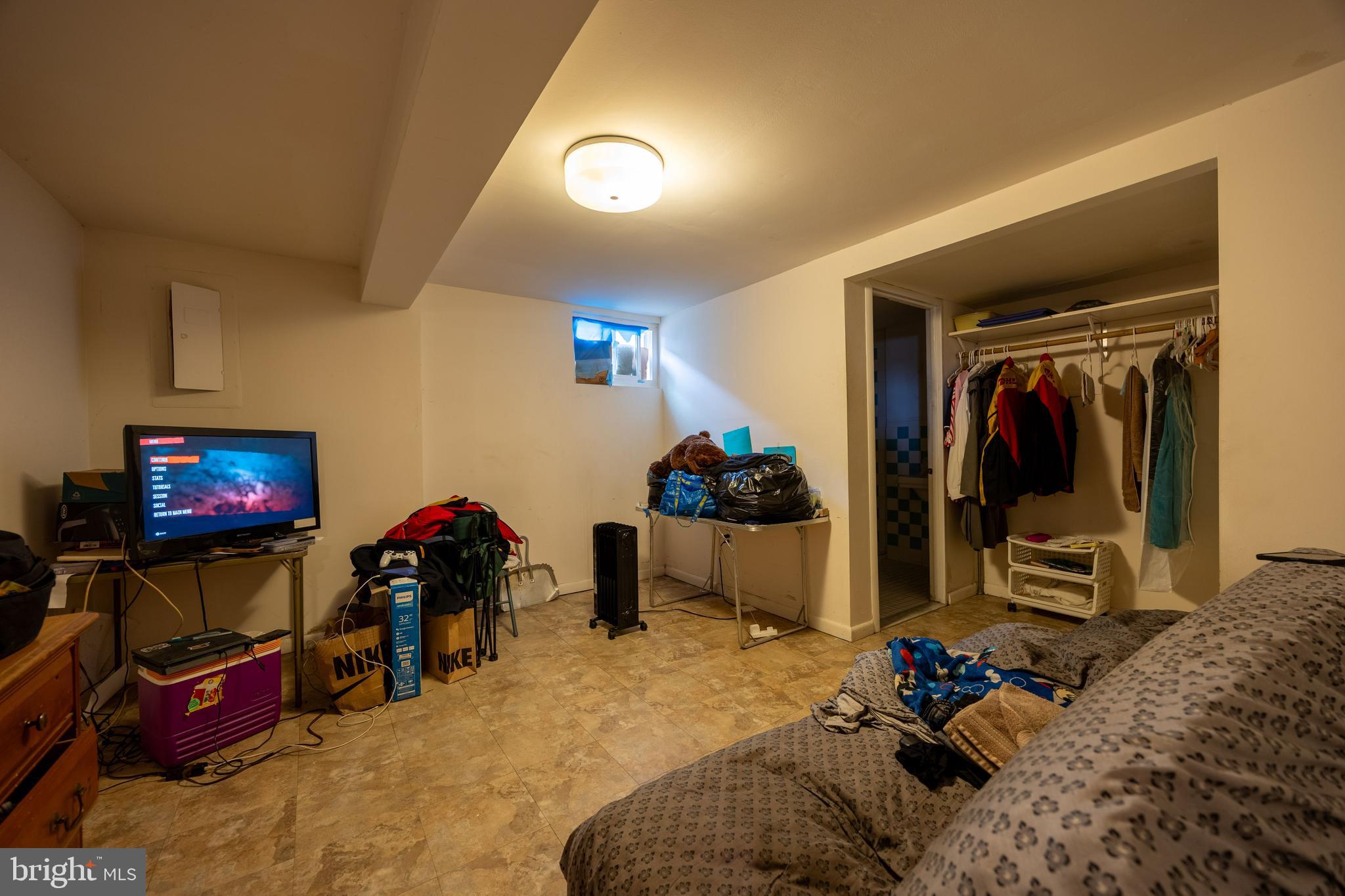 WHITFIELD KNOLLS - Residential