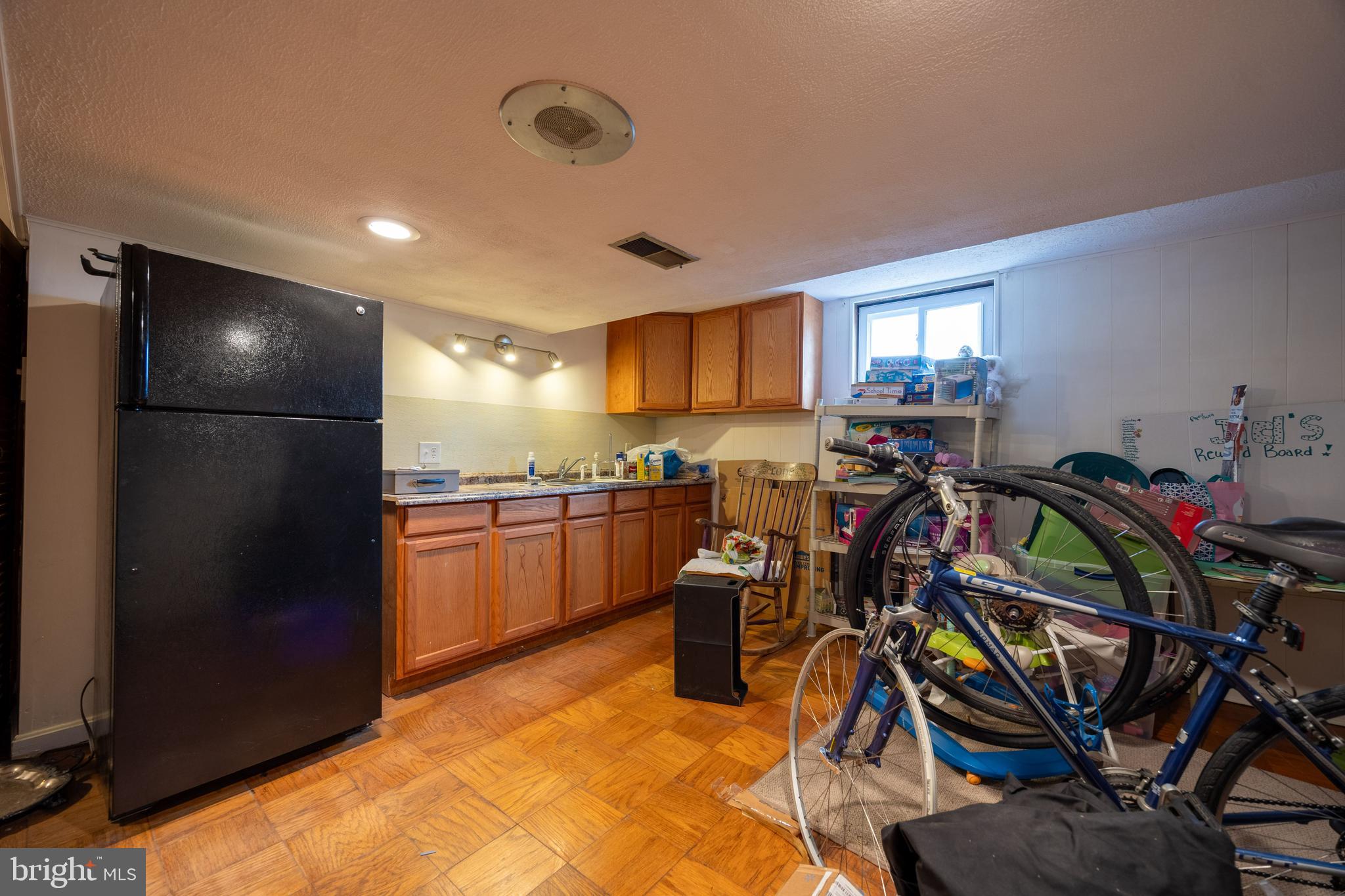 WHITFIELD KNOLLS - Residential