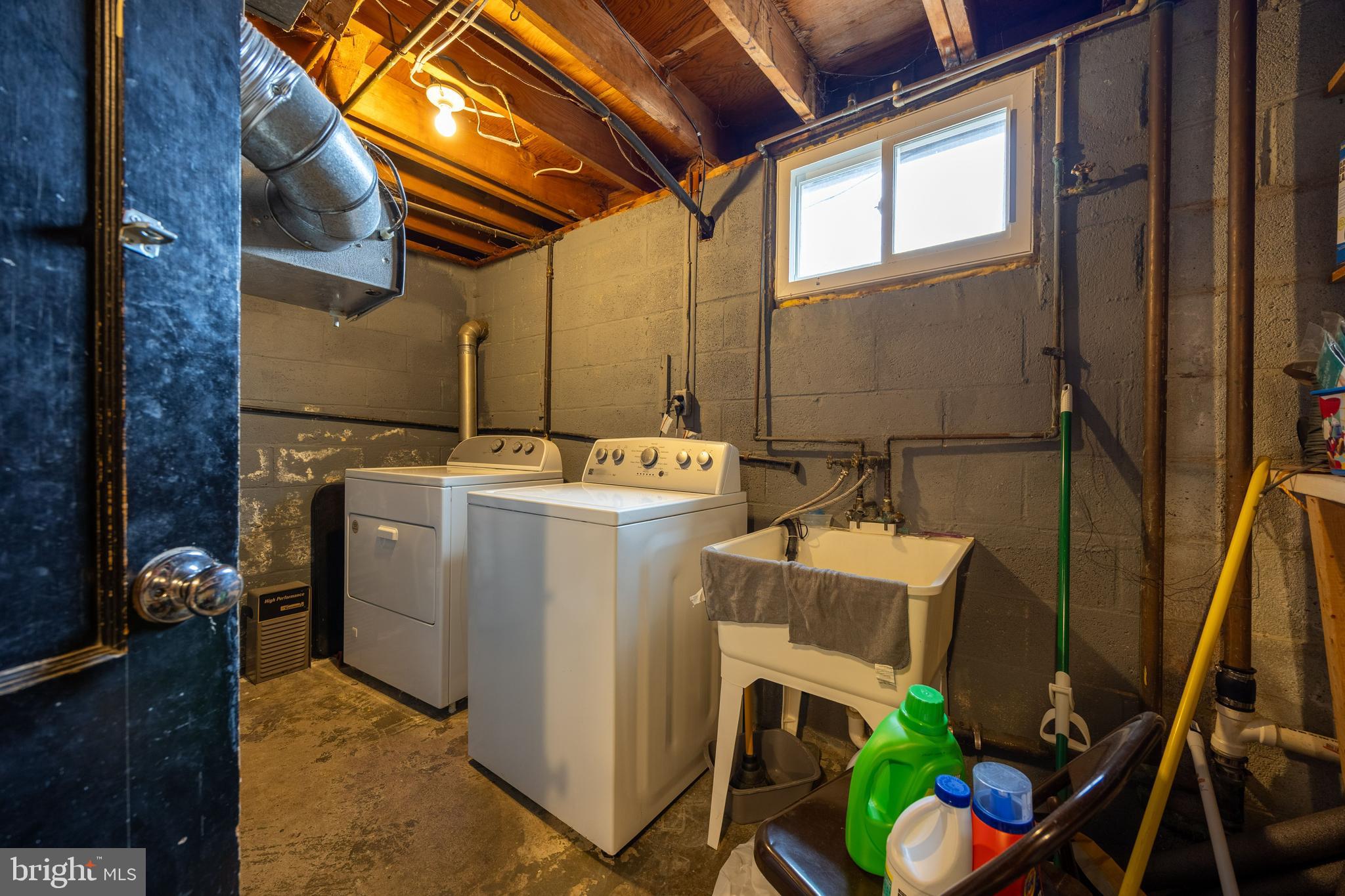 WHITFIELD KNOLLS - Residential