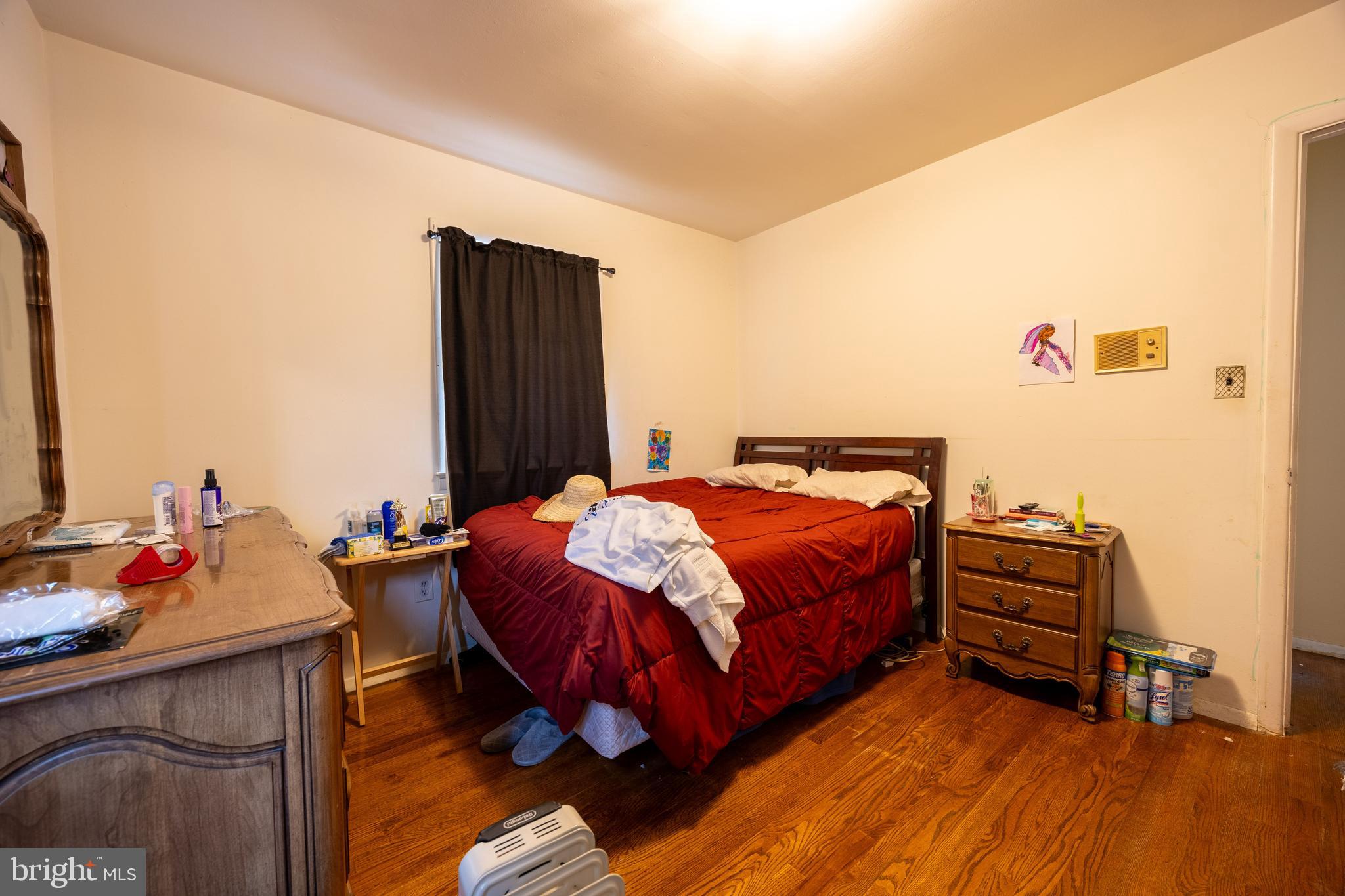 WHITFIELD KNOLLS - Residential