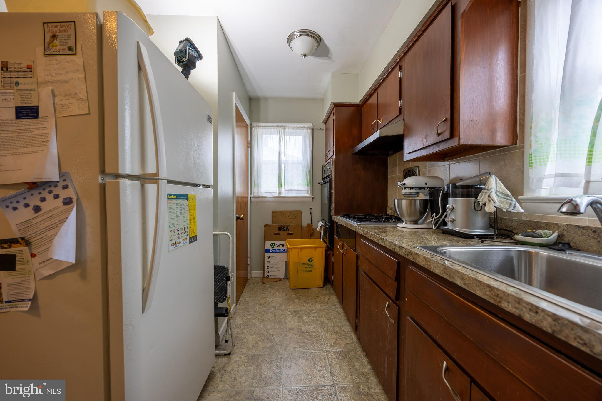 WHITFIELD KNOLLS - Residential