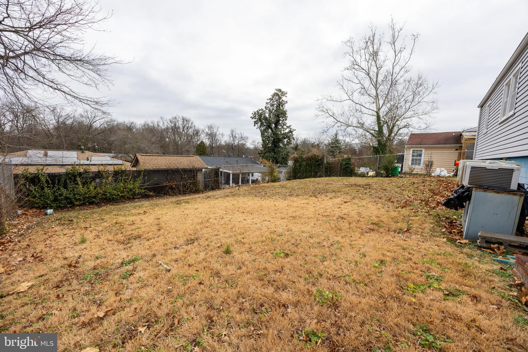 WHITFIELD KNOLLS - Residential