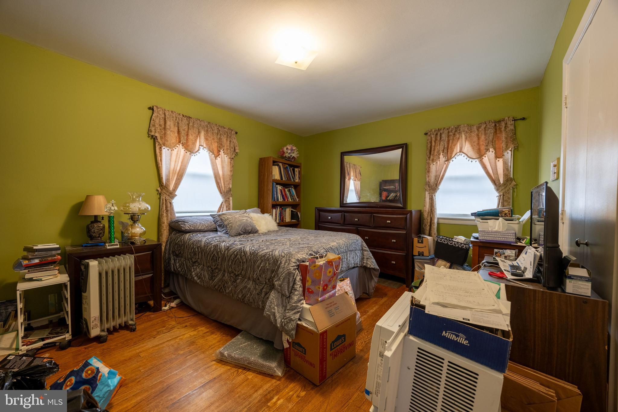 WHITFIELD KNOLLS - Residential