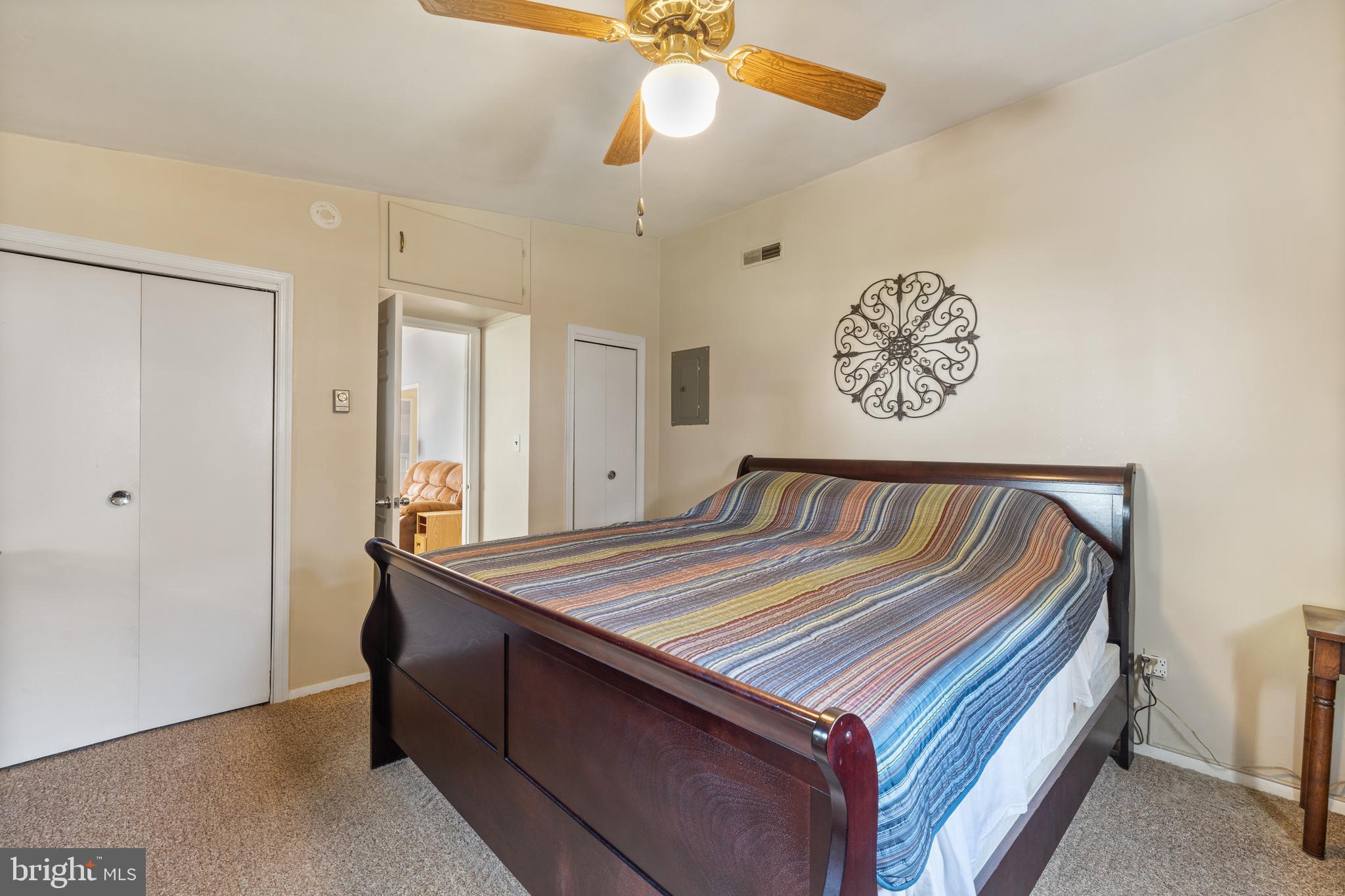 OAKWOOD MANOR - Residential