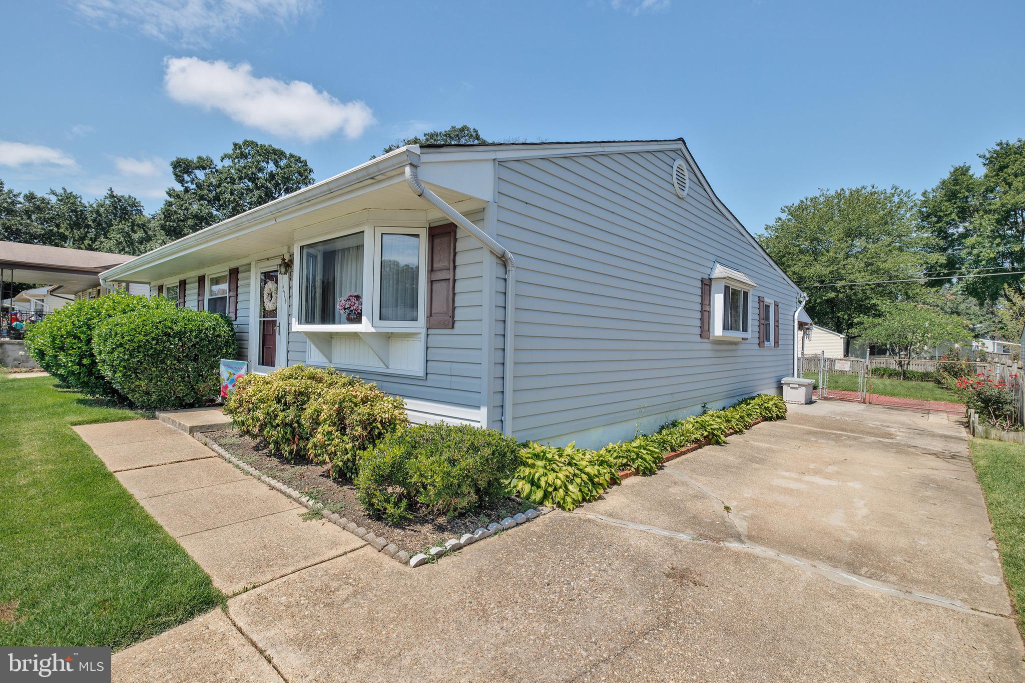 OAKWOOD MANOR - Residential