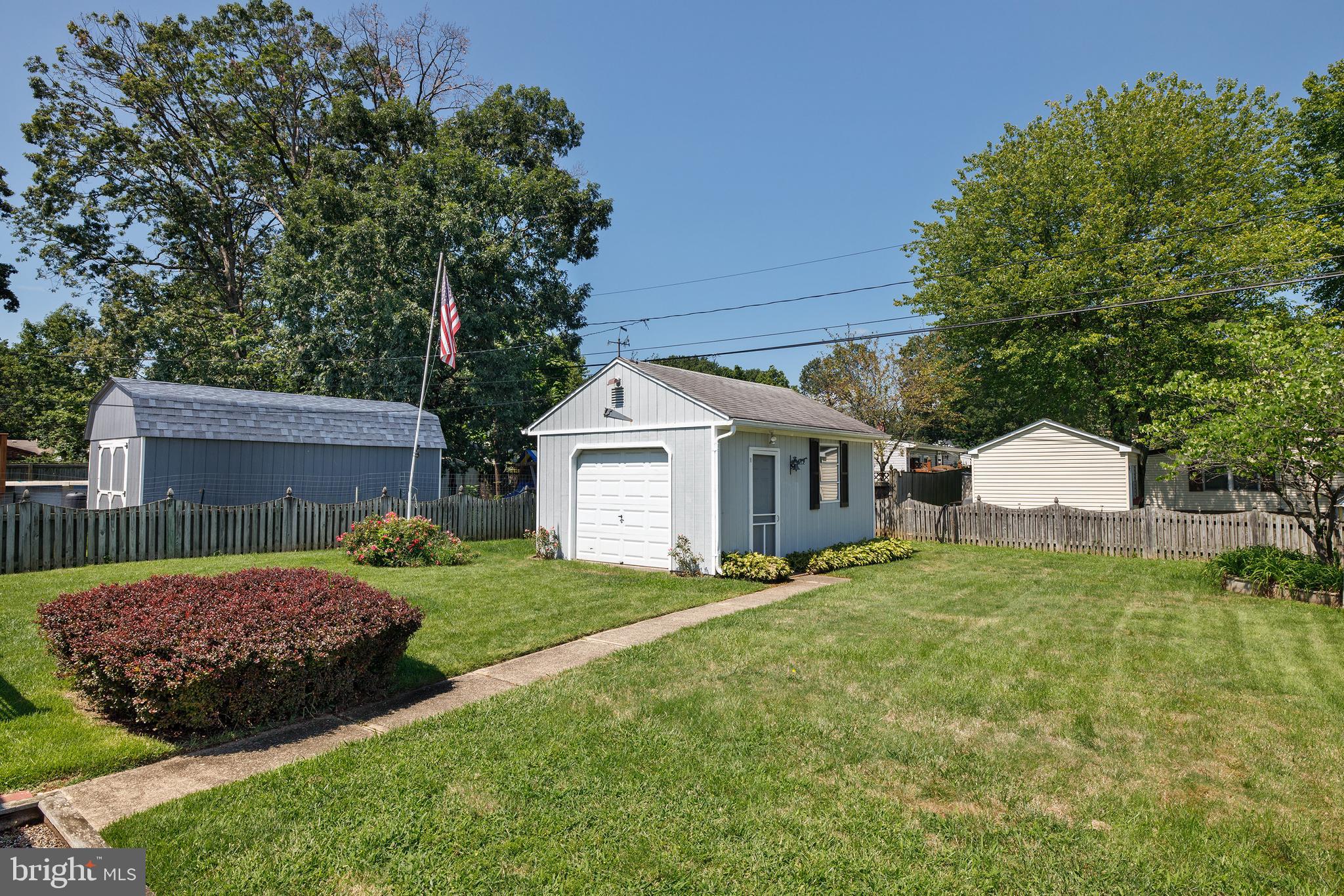 OAKWOOD MANOR - Residential