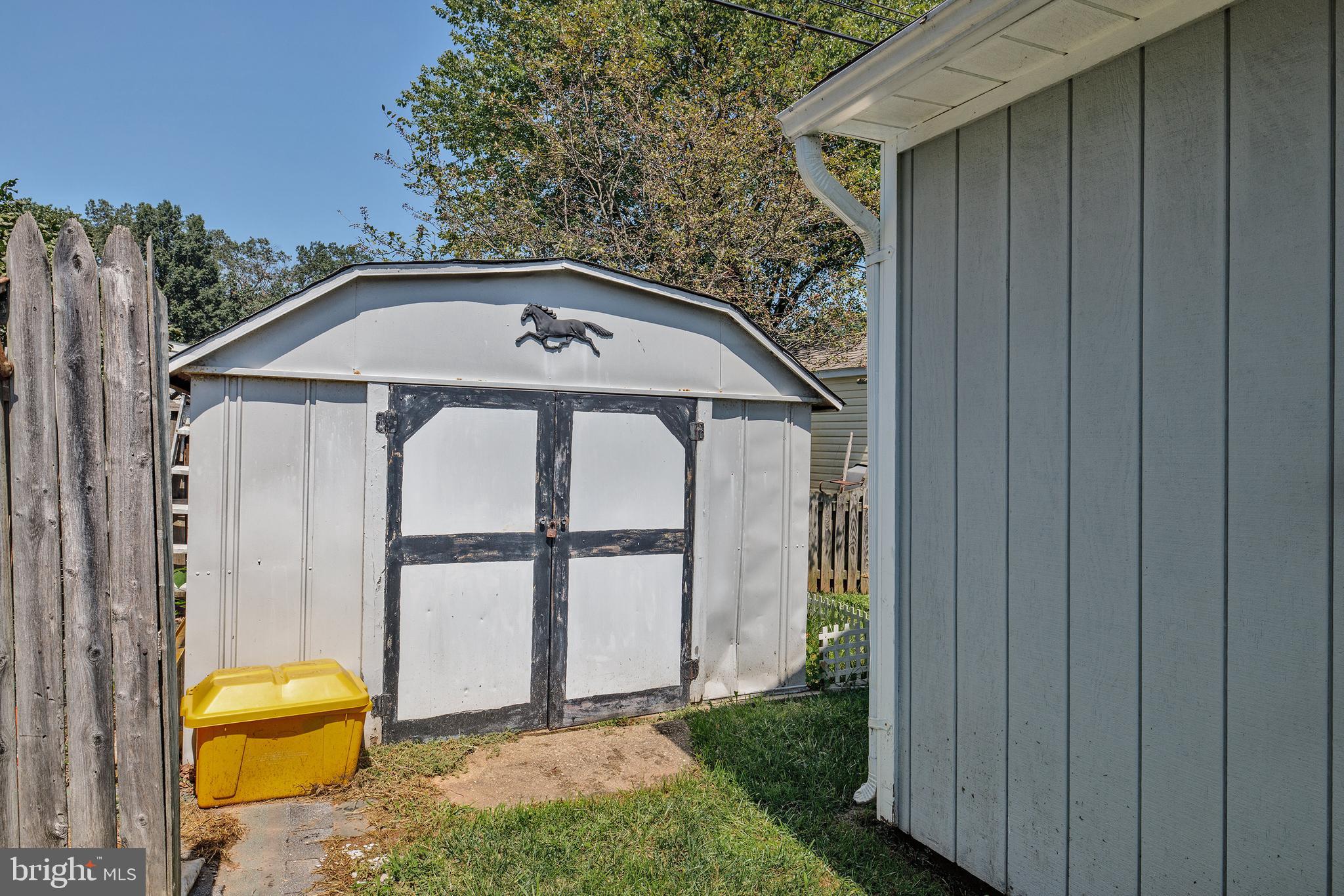 OAKWOOD MANOR - Residential