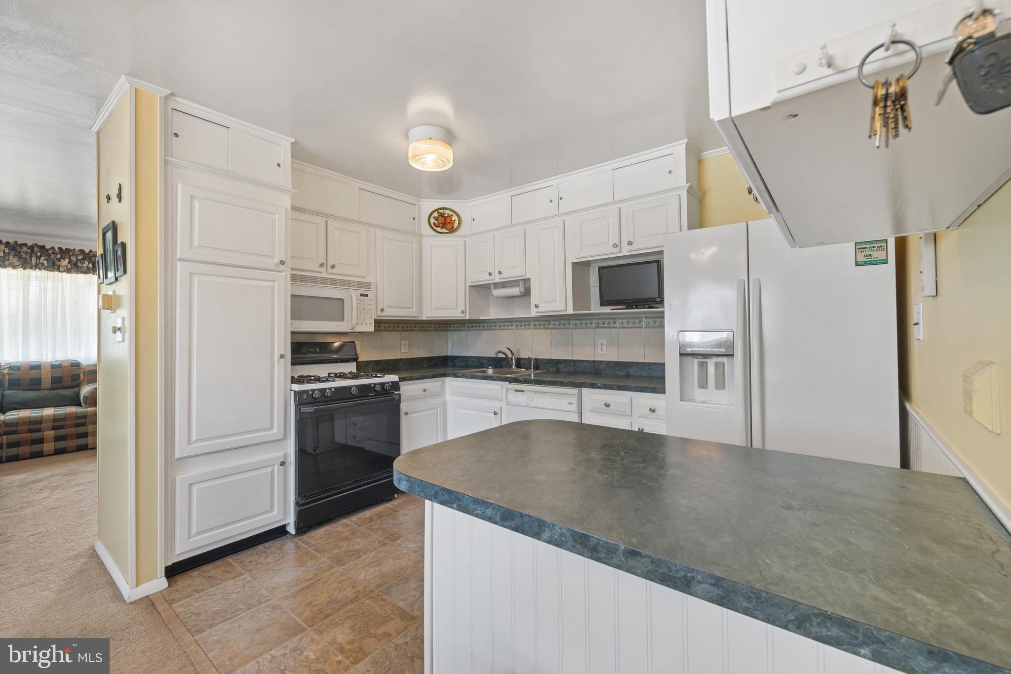 OAKWOOD MANOR - Residential