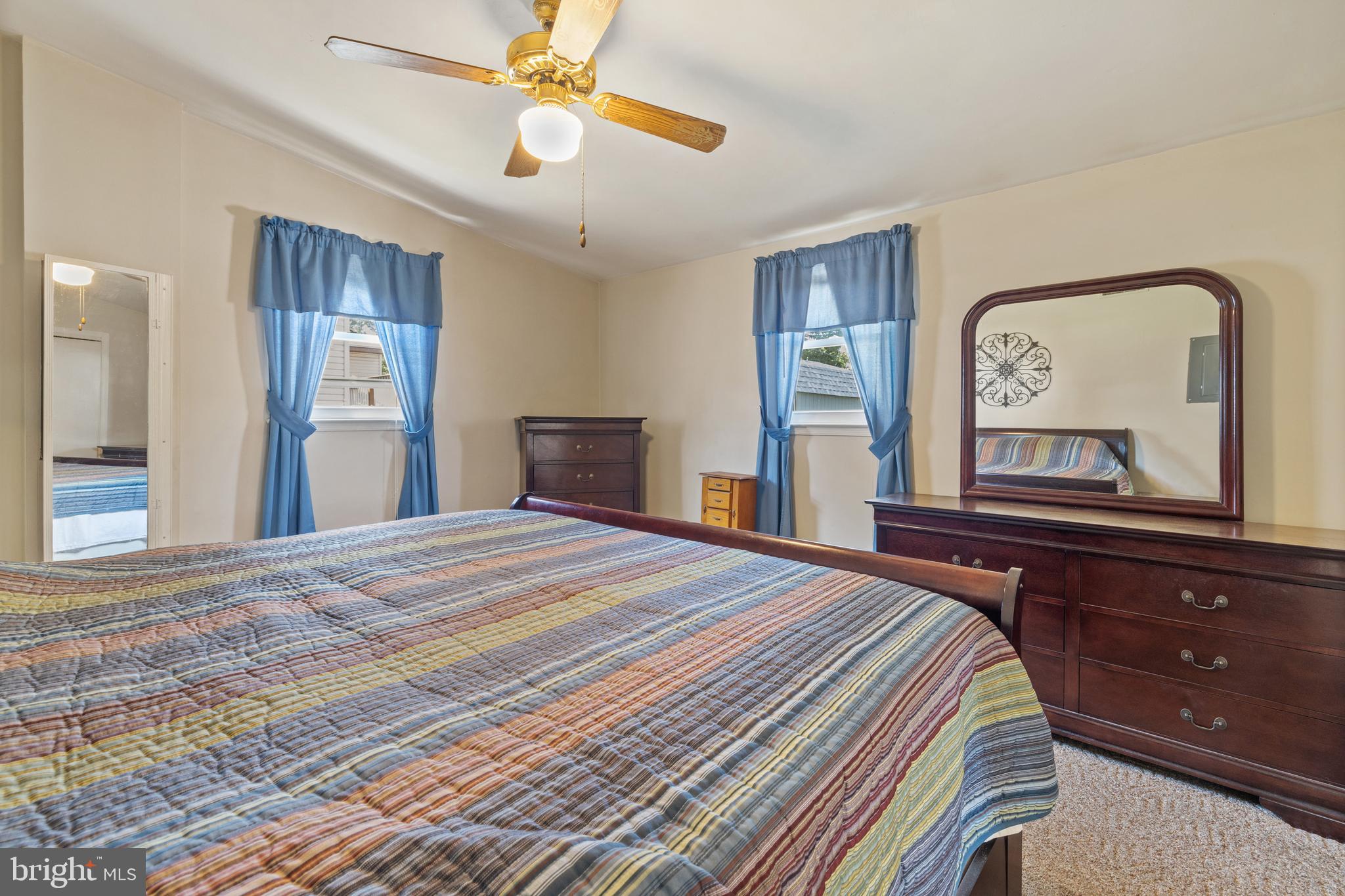 OAKWOOD MANOR - Residential