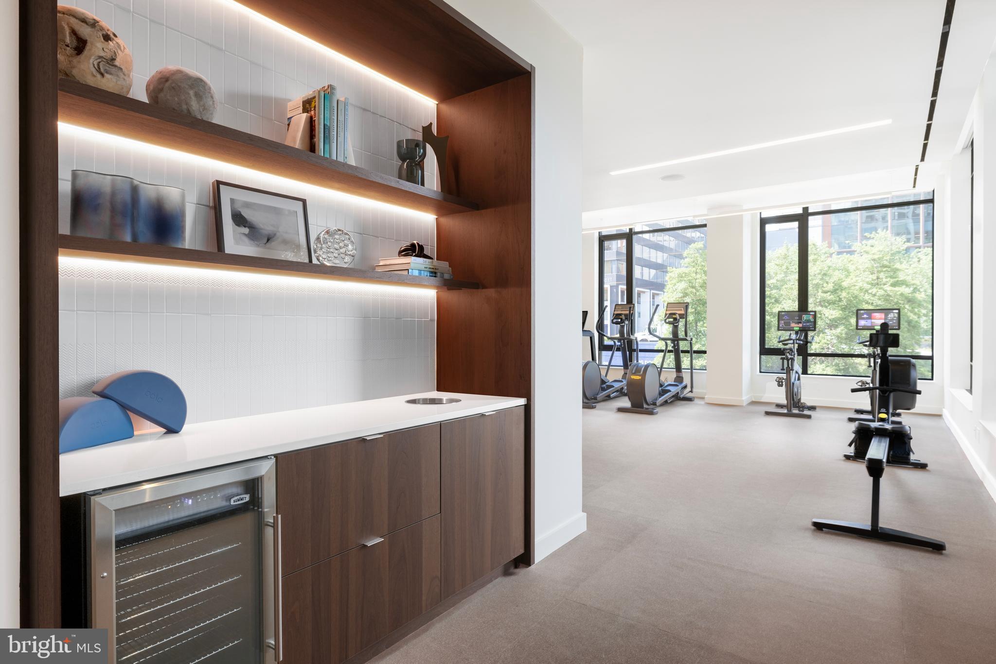 CRYSTAL CITY - Residential Lease