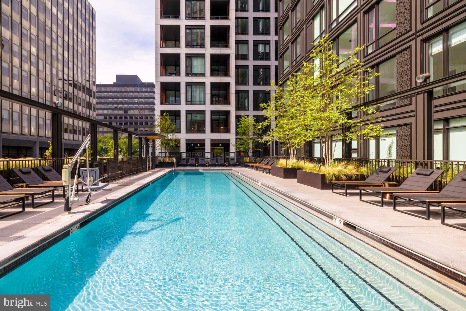 CRYSTAL CITY - Residential Lease