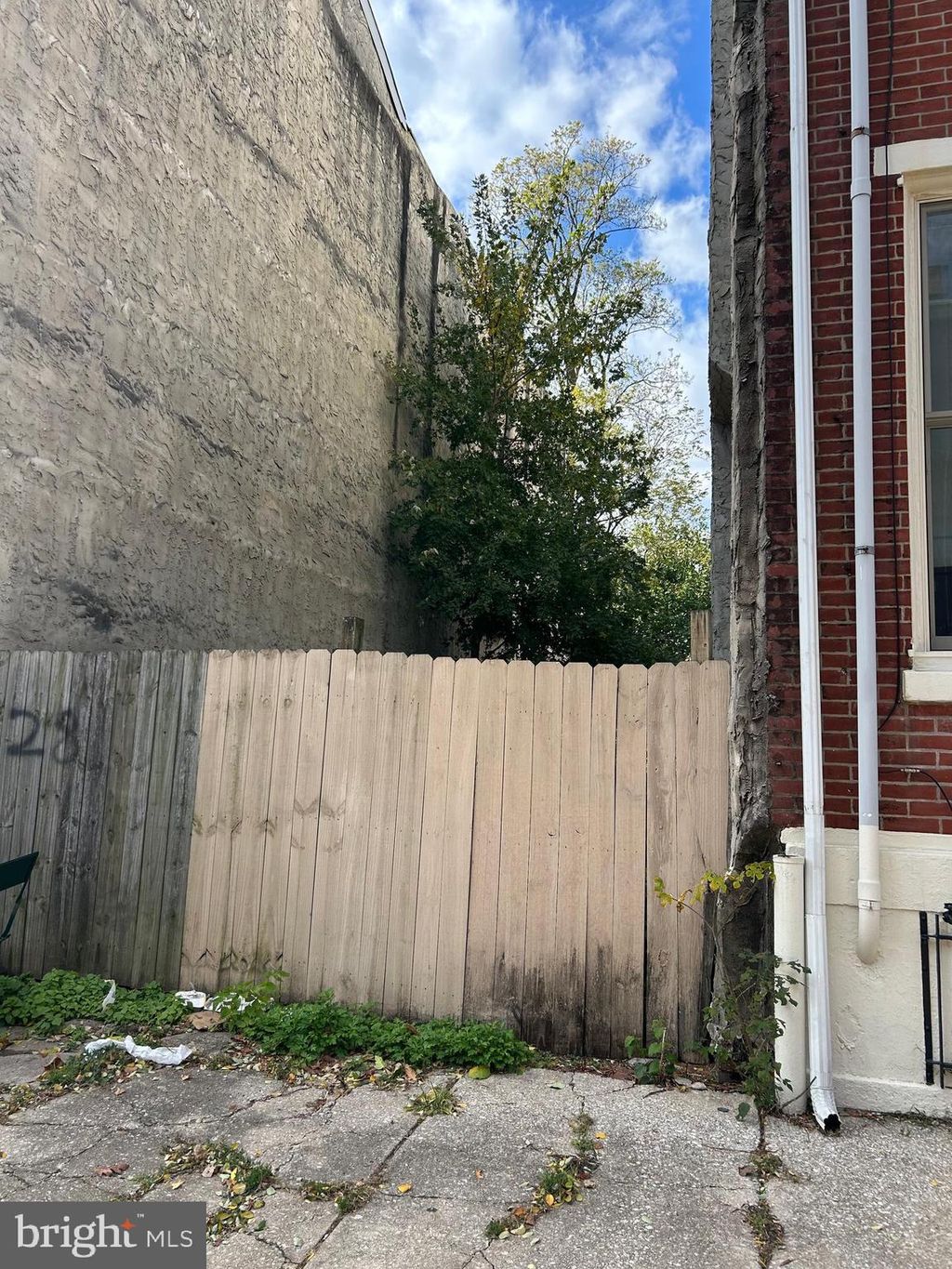 Photo of 628 N 12th Street, PHILADELPHIA, PA 19123 (MLS # PAPH2554236)