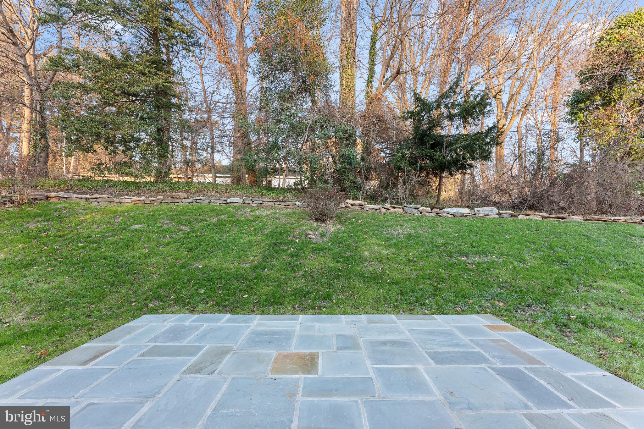 WALLINGFORD HILLS - Residential