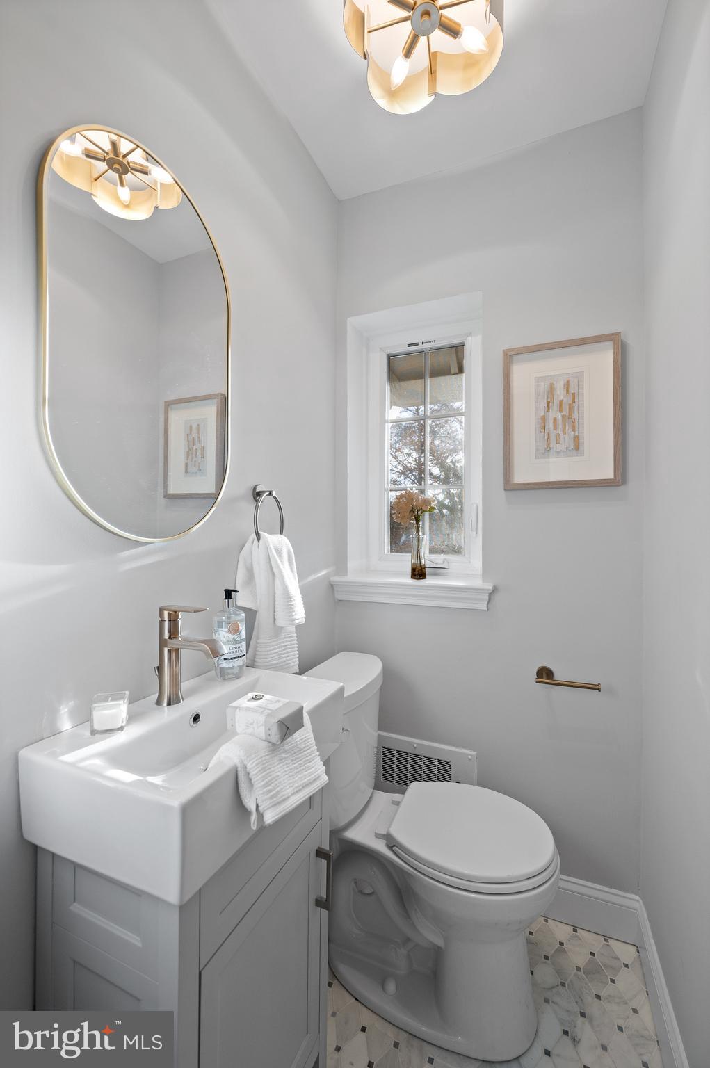 WALLINGFORD HILLS - Residential