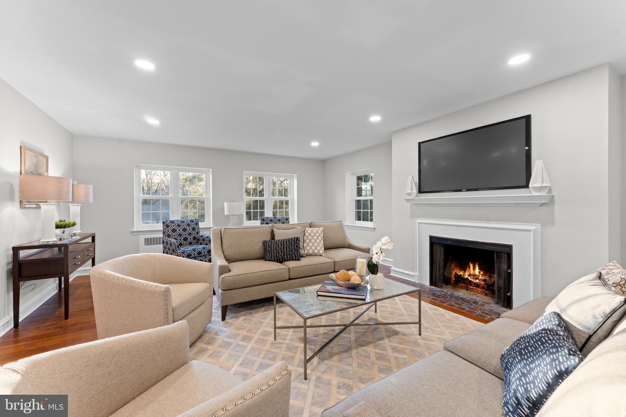 WALLINGFORD HILLS - Residential