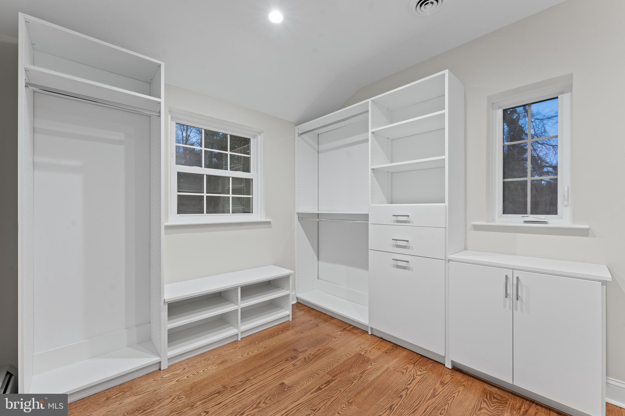 WALLINGFORD HILLS - Residential