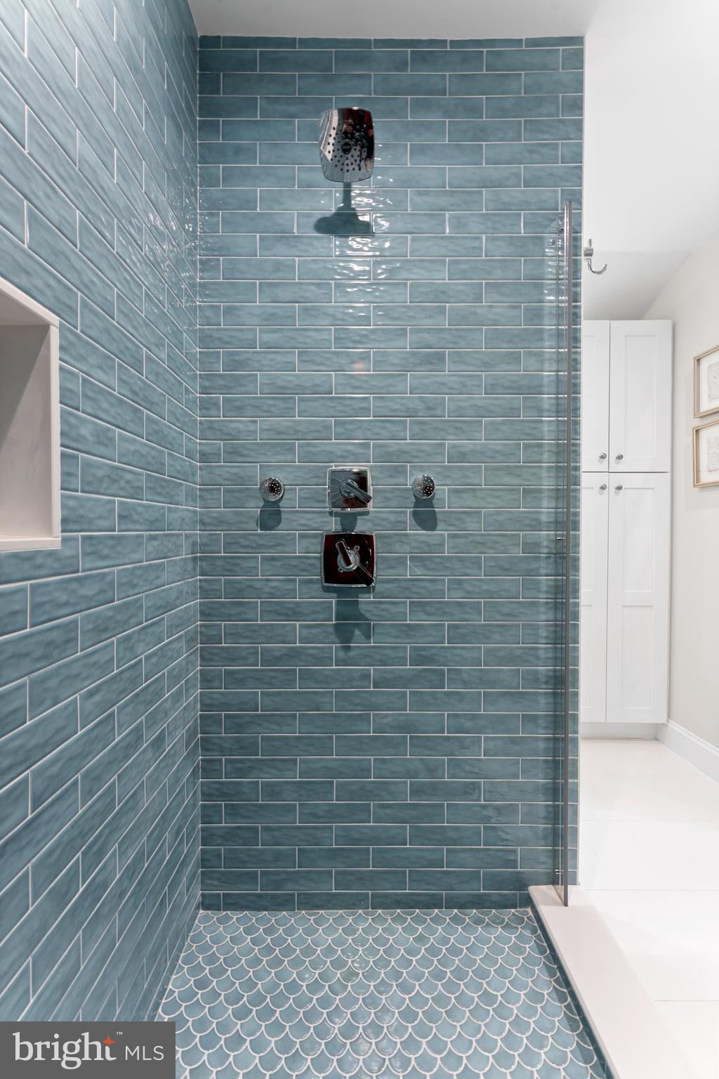 WALLINGFORD HILLS - Residential