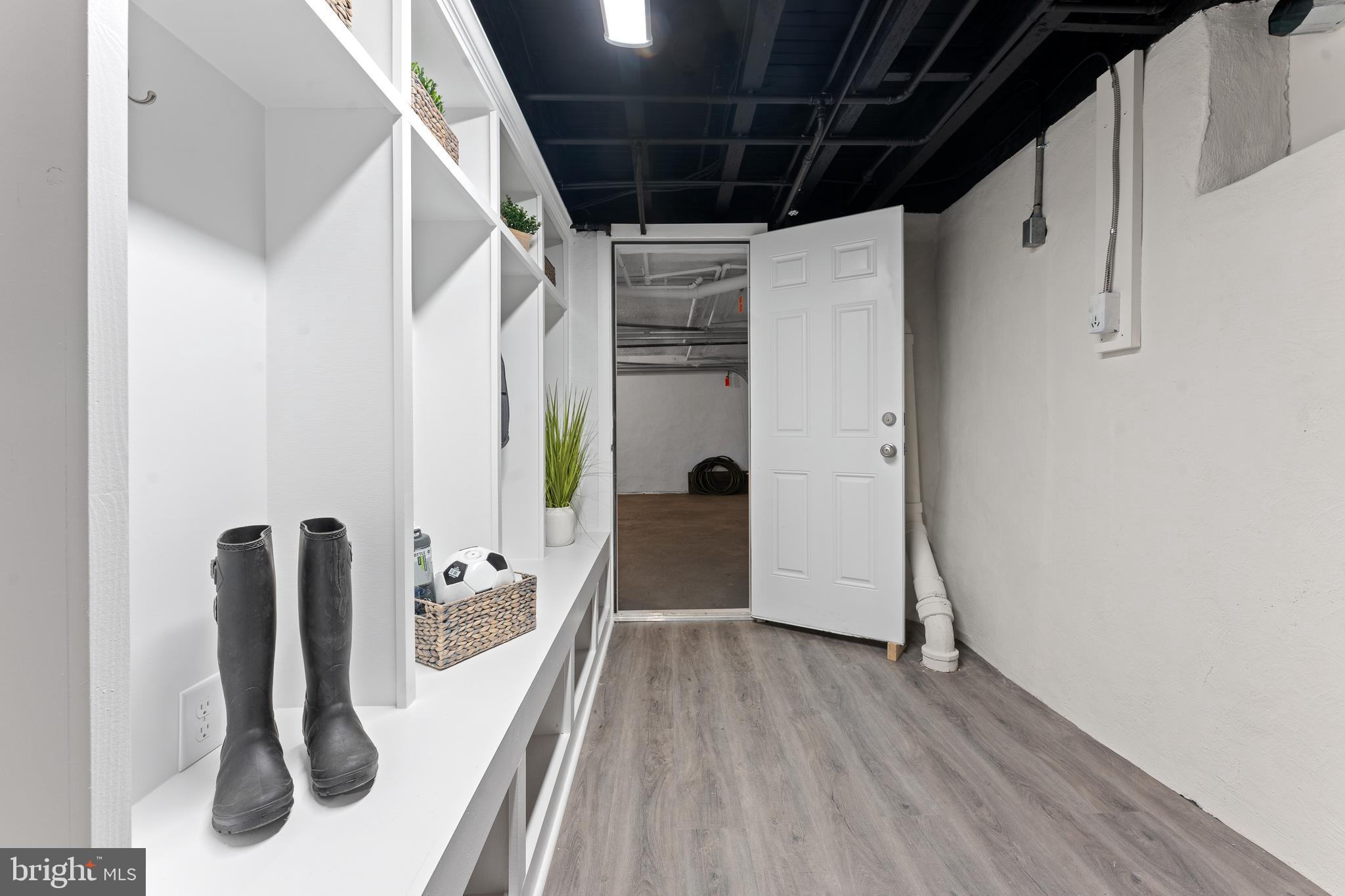 WALLINGFORD HILLS - Residential