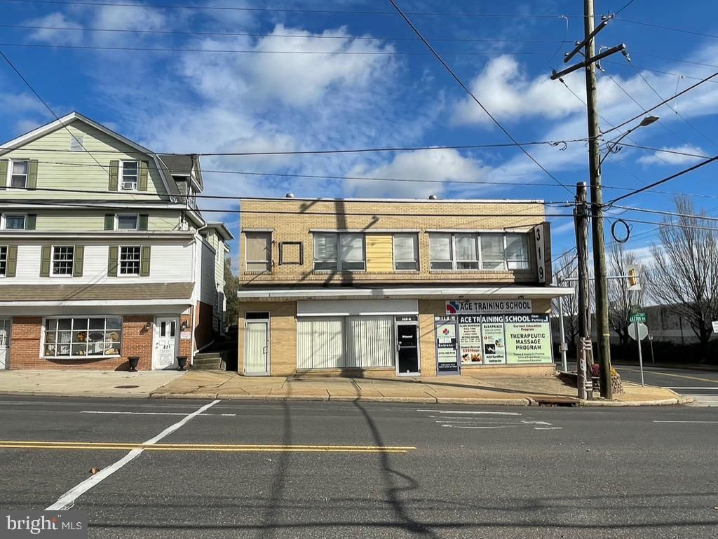 Photo of 319 Easton Road #A, WILLOW GROVE, PA 19090 (MLS # PAMC2130762)