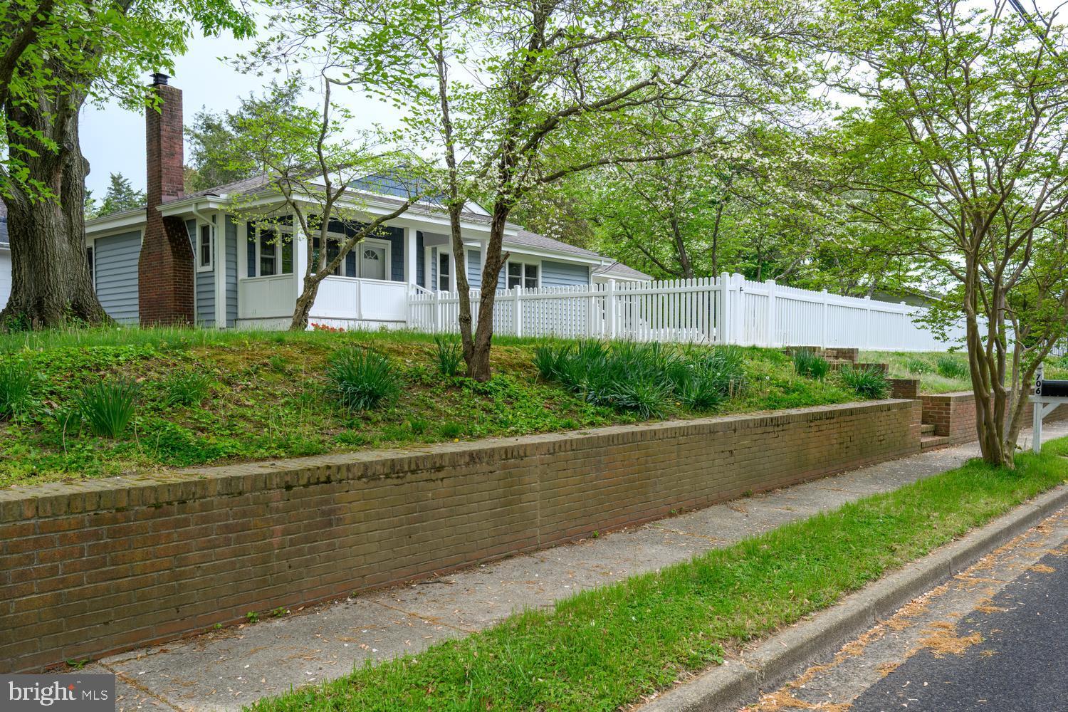 706 HIGH STREET