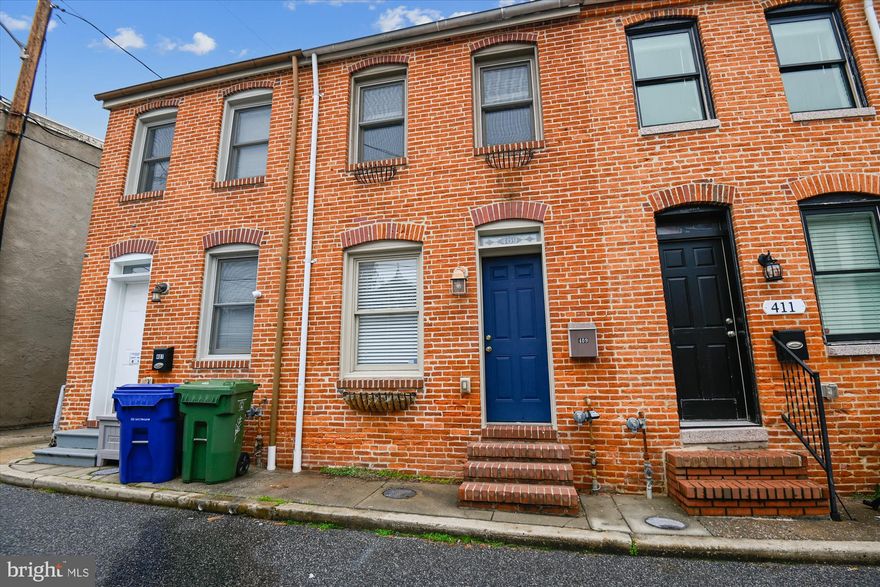 Remarkable 2 bed, 2.5 bath renovation featuring gourmet kitchen and beautiful hardwoods throughout!  Property highlights include recessed lighting, walk-in closet, main level 1/2 bath, window treatments, pantry, ceiling fans, jacuzzi tub, custom tiling and much more!  Kitchen features custom cabinetry, granite, under cabinet lighting and stainless steel appliances.  The 2 large equal sized bedrooms with en-suite baths offer flexibility - new owner could rent out the other bedroom or nicely suited for a rental property.  Short walk to Fells Point, Canton & Harbor East.  Easy access to Downtown, 95 & 895.