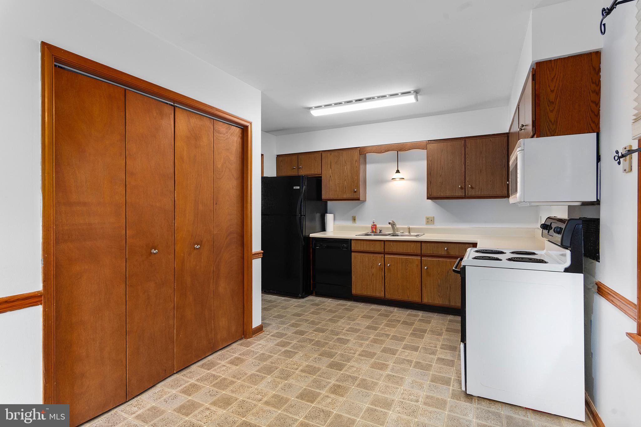 CHESAPEAKE LANDING - Residential