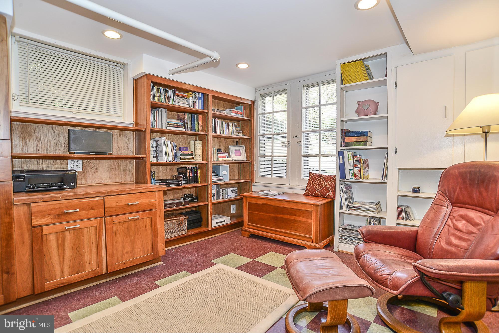 LEE HEIGHTS - Residential