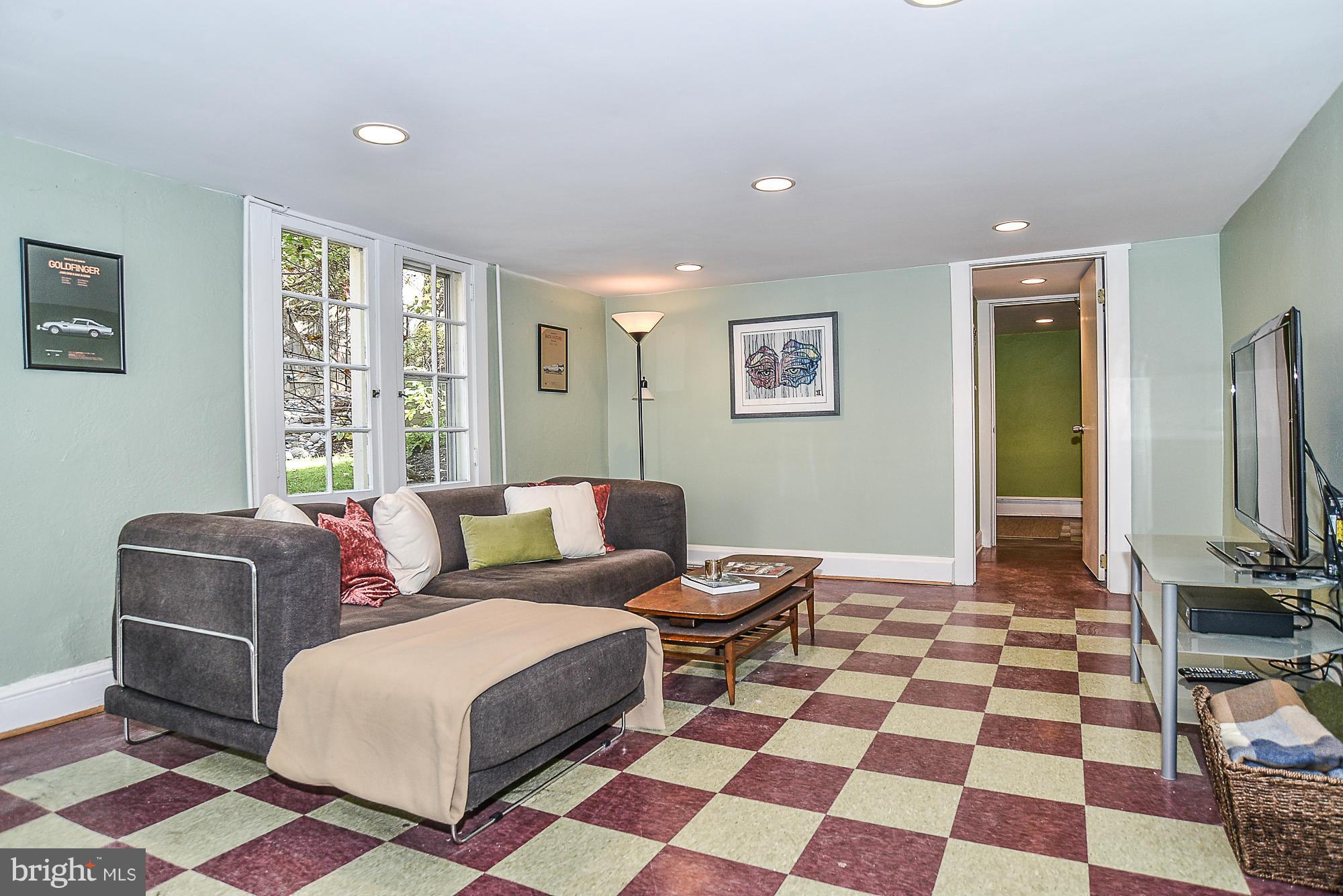 LEE HEIGHTS - Residential