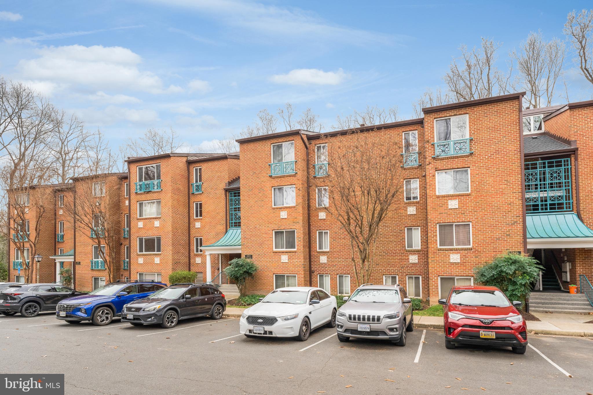 HUNTERS WOODS VILLAGE - Residential