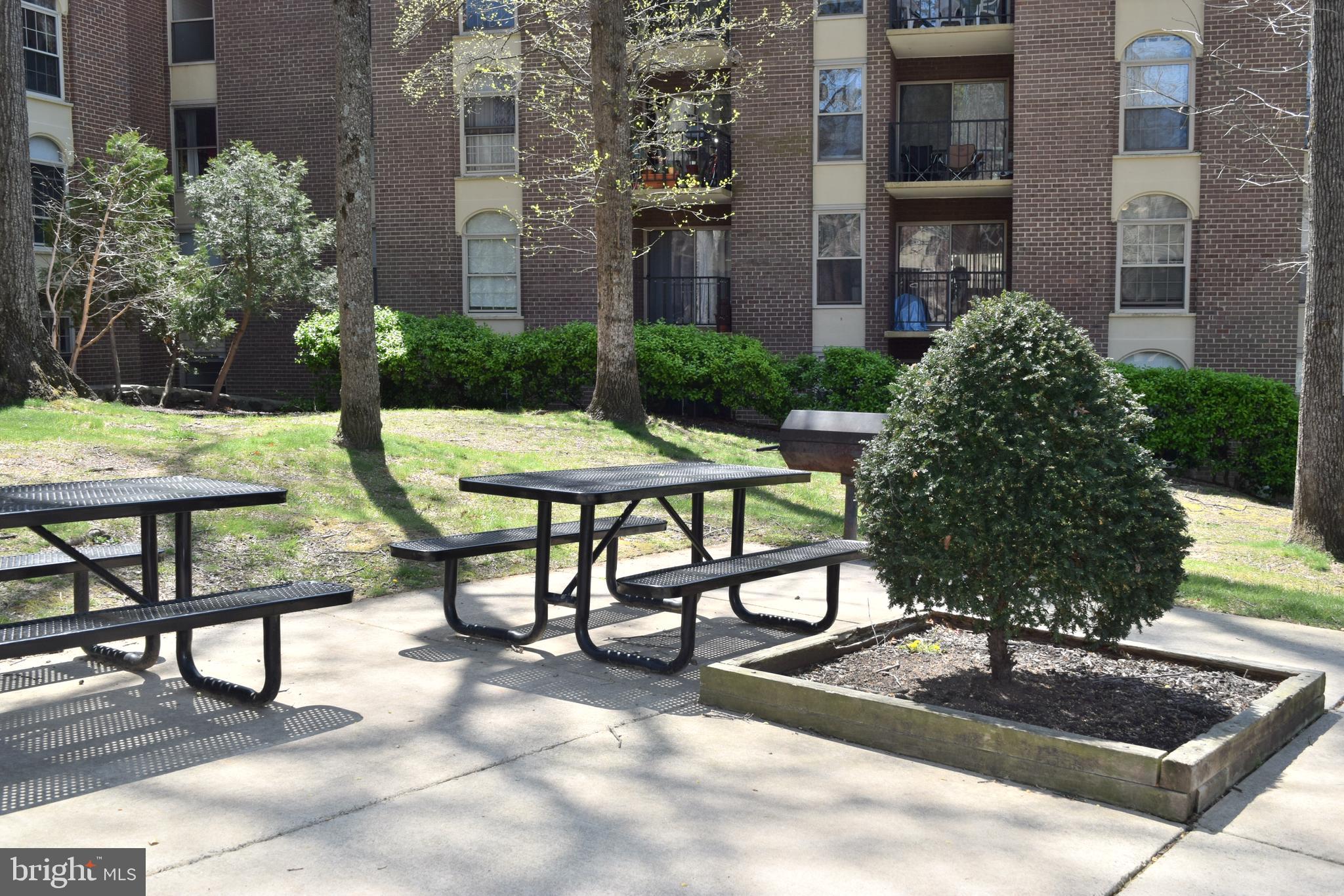 WOODBURN VILLAGE - Residential Lease