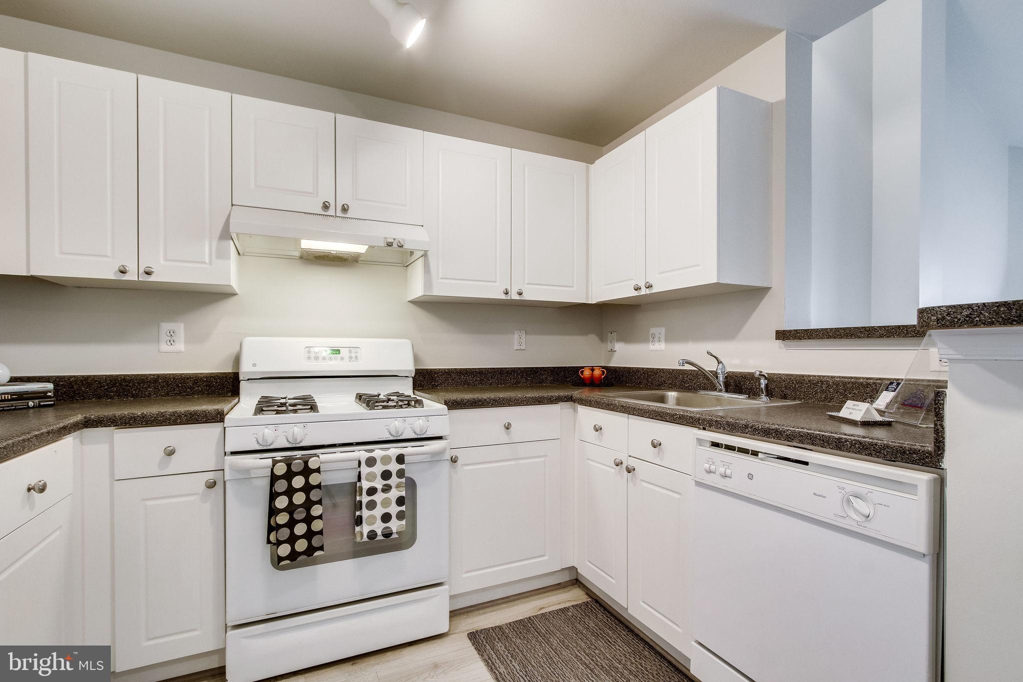 FAIRFAX RIDGE - Residential