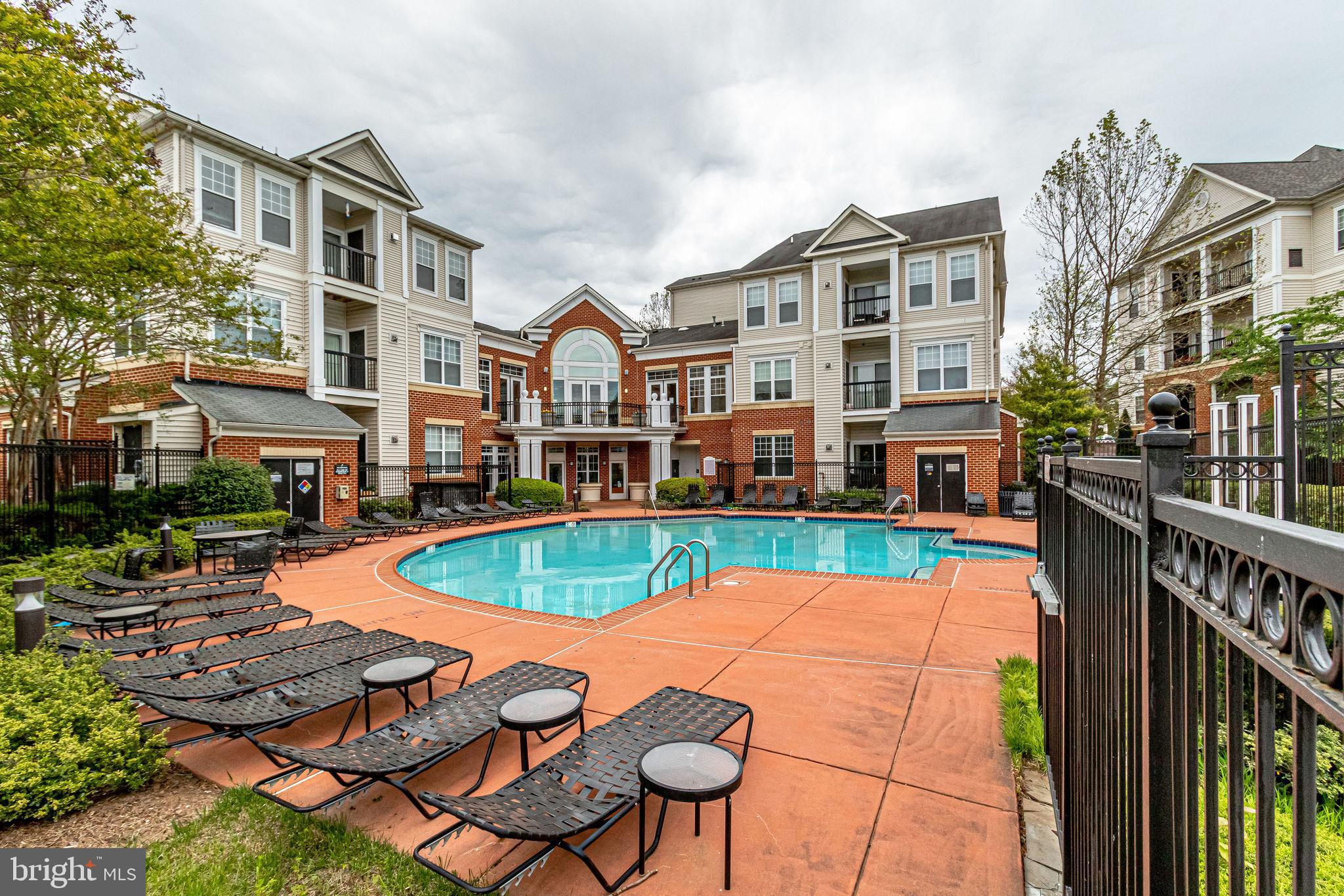 FAIRFAX RIDGE - Residential