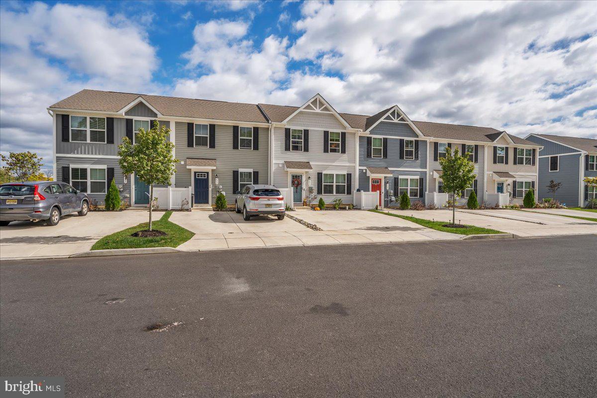 131 ROWAND WAY E