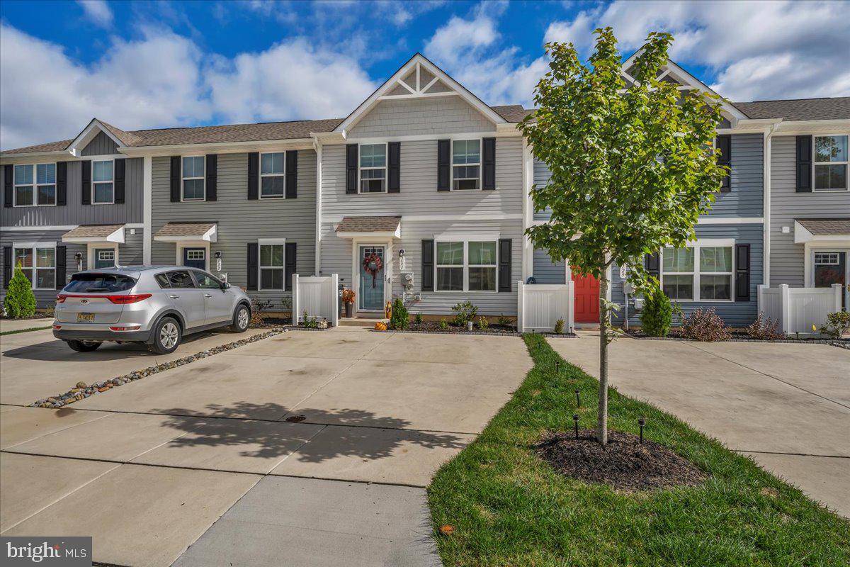 131 ROWAND WAY E