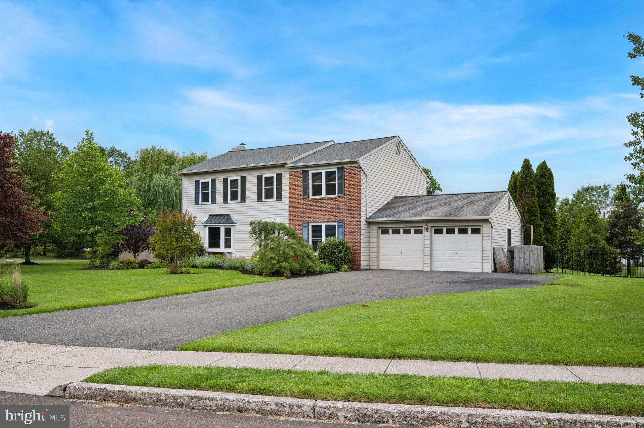 1648 FOREST HILLS DRIVE