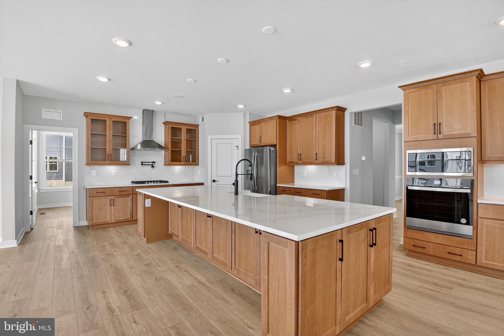 SOUTH LAKE - Residential