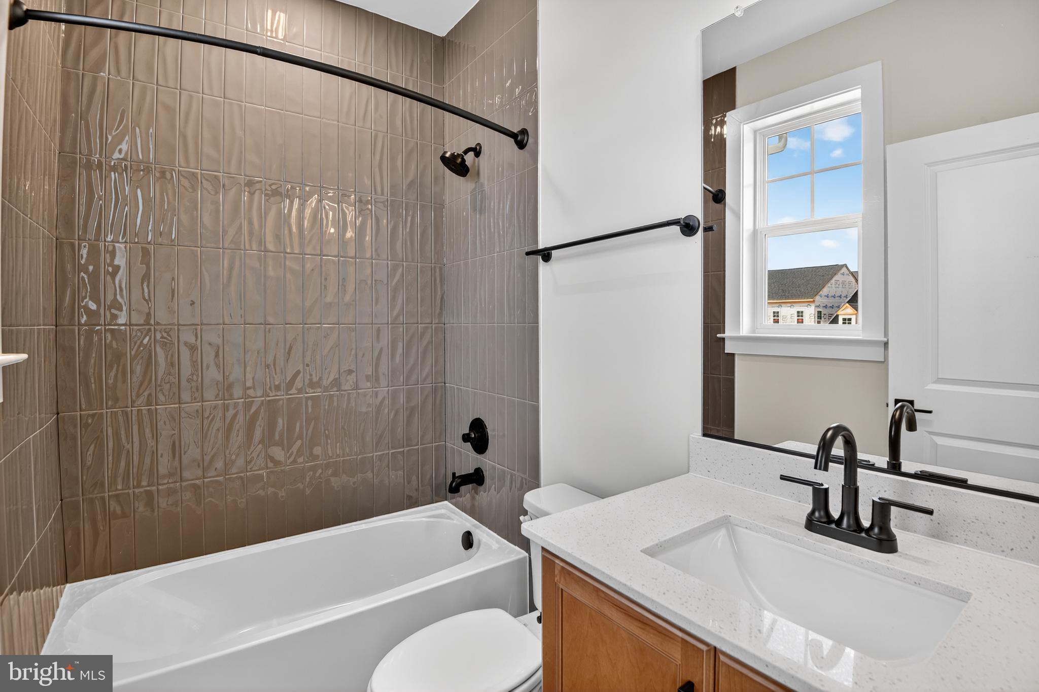 SOUTH LAKE - Residential