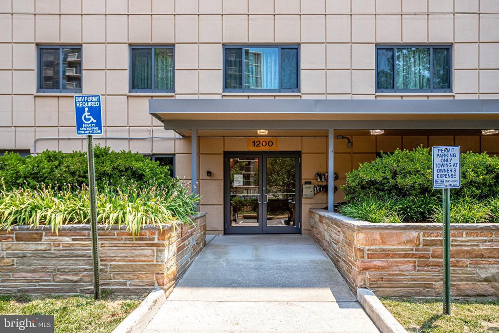 Photo of 1200 S Arlington Ridge Road S #612, ARLINGTON, VA 22202 (MLS # VAAR2065634)