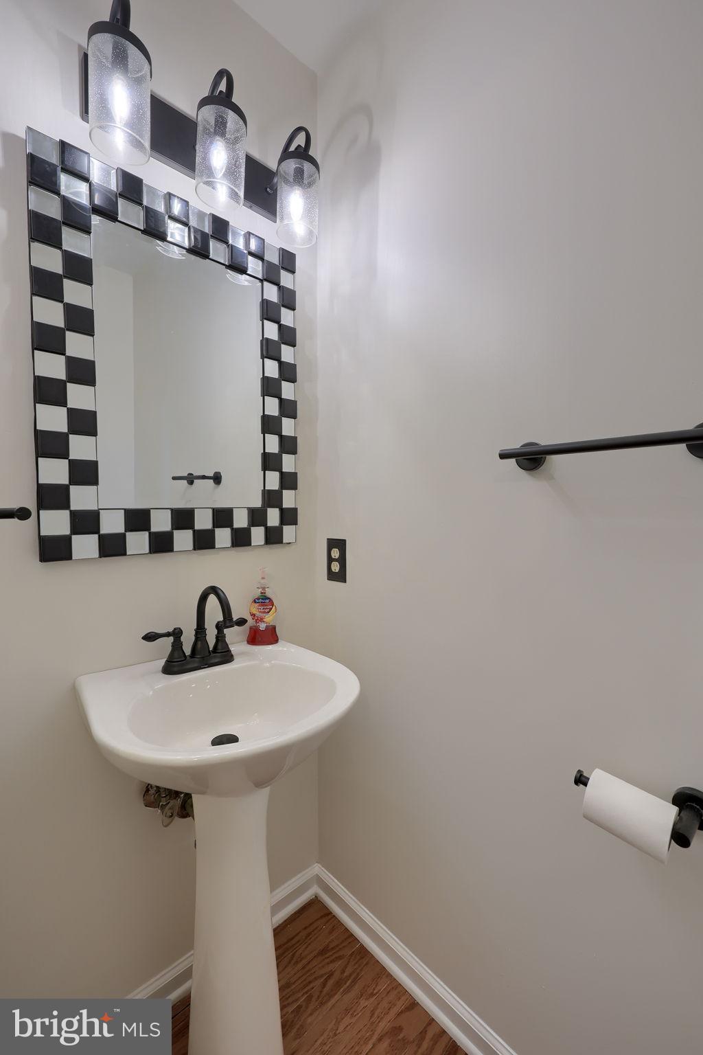 LOMBARD PINES - Residential